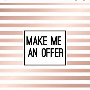 MAKE ME AN OFFER!👛👗👚👠